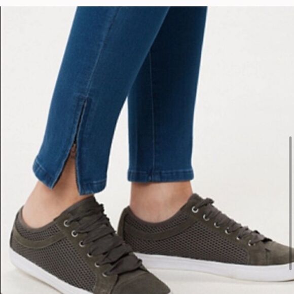 Martha Stewart Knit Pull-on Slim Leg Petite Denim Ankle Jeans with Zipper Detail - Picture 3 of 5